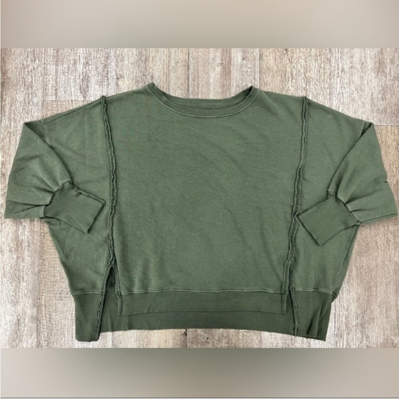 NEW FREE PEOPLE CAMDEN We The Free Sweatshirt Top Olive Green St. Patrick's S - Picture 6 of 11